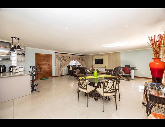 3 BEDROOM HOUSE FOR SALE IN TABLE VIEW